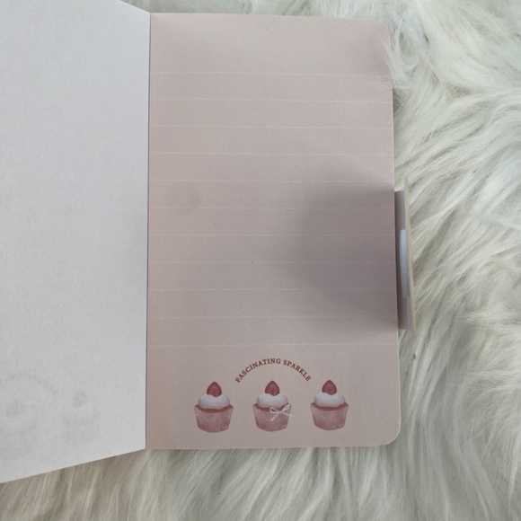 Cute Book Type Memo Pad with Magnetic Snap. Strawberry Cupcake. Peach Multi. - Picture 5 of 6